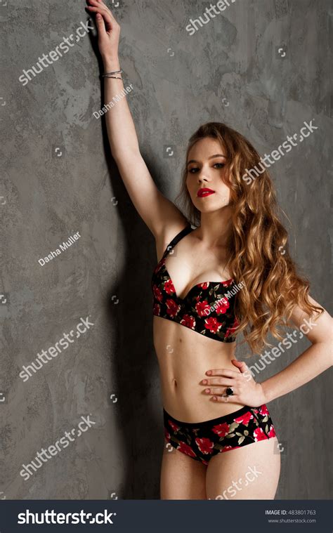 Sexy Fashion Blonde Woman Long Hair Stock Photo 483801763 Shutterstock