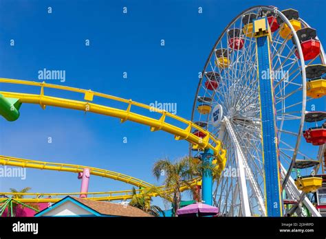 Santa Monica Ca March 24 2022 The Ferris Wheel At Santa Monica