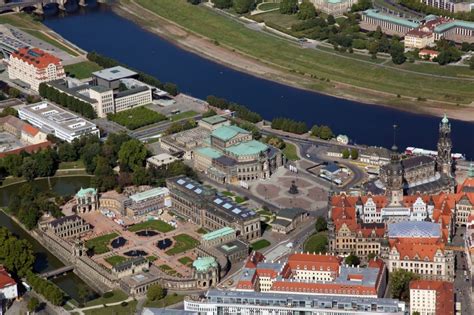 Dresden Aus Der Vogelperspektive Sanierungsarbeiten Am Palais Des