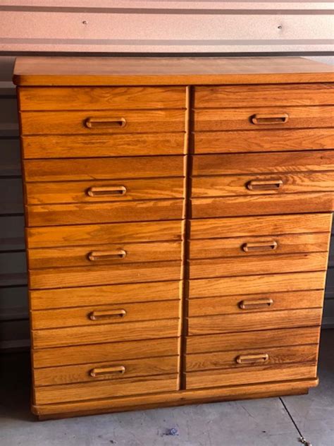 Broyhill 5 Drawer Chest Of Drawers