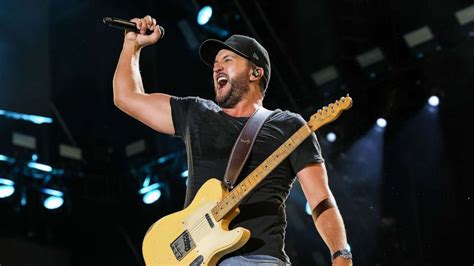 Luke Bryan Shares A Peek Into His Las Vegas Residency Shows Watch The Video Good Morning America