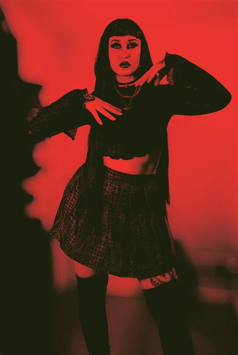 Goth girls make you weep : r/betamen