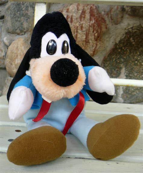 Vintage Disney Goofy Plush Doll Mickey Christmas Carol