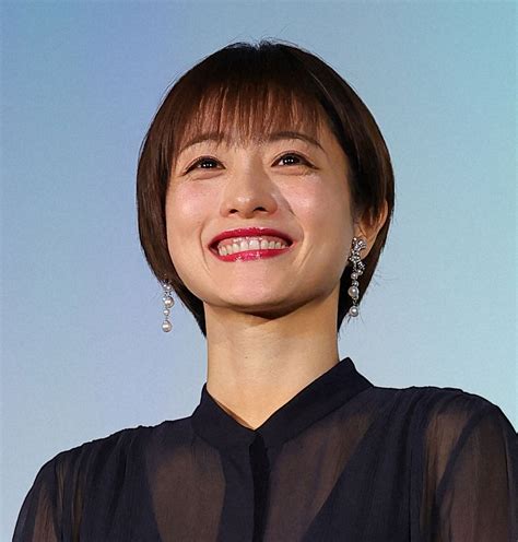 石原さとみ 憧れていた意外な職業を告白「この中のお姉さんになりたいと思って」― スポニチ Sponichi Annex 芸能