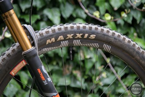 E Thirteen Trs Race Sl Carbon Wheels Review Mtbr