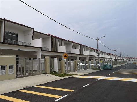 Jalan Camar Bandar Putra Kulai Kulai Intermediate 2 Sty Terrace Link House 4 1 Bedrooms For