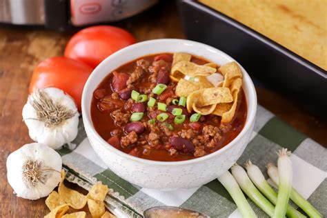 Slow Cooker Chili {10 Minutes Prep!} | Lil' Luna