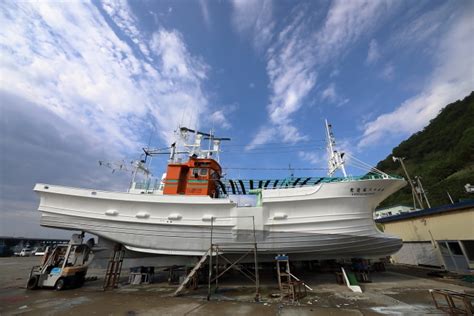 20180624 1 羅臼港 陸に上がった漁船