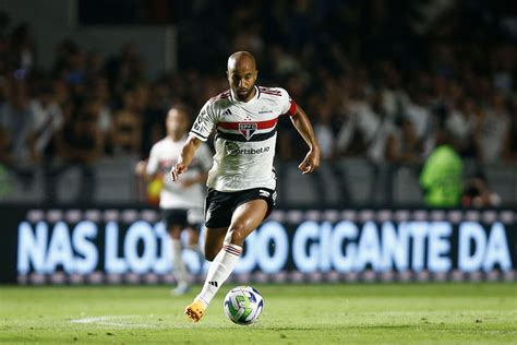 São Paulo anuncia a renovação de contrato de Lucas Moura