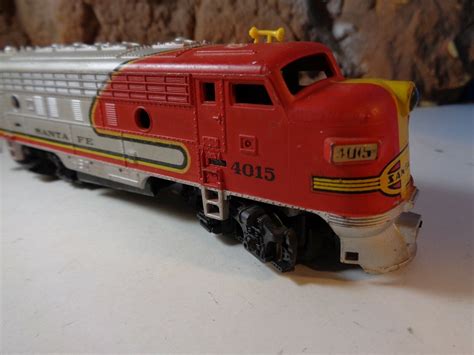 Ho Scale Tyco Emd F 7 Santa Fe 4015 Diesel Locomotive Layout Tested 5