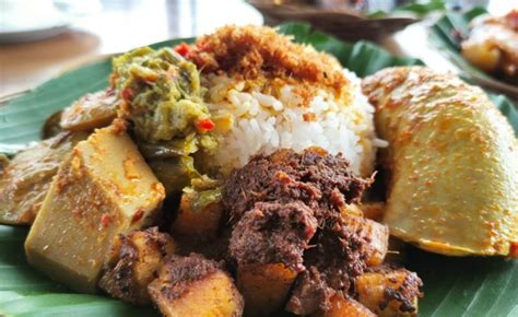 Nasi Kapau Yang Menjadi Sebuah Sajian Warisan Dari Lembah Bukit Tinggi