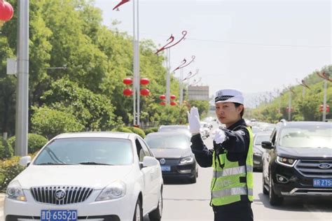 邯郸市交巡警全力维护“五一”假期平稳有序的道路出行环境工作交通督导组