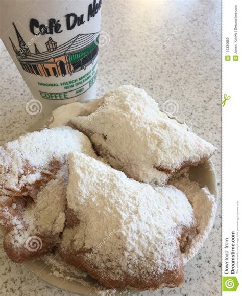 Beignets En Cafe Du Monde New Orleans Imagen De Archivo Editorial