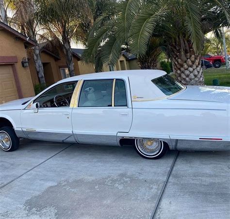 Pin By Pedro Mendoza On Low Riders Lowrider Cars Cadillac Fleetwood