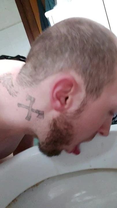 Batard Nettoie Les Chiottes French Gay Bdsm Bdsm Porn Xhamster