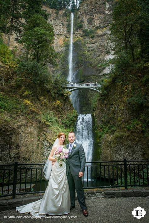 April and Todd’s Multnomah Falls Lodge Wedding - Portland Wedding ...