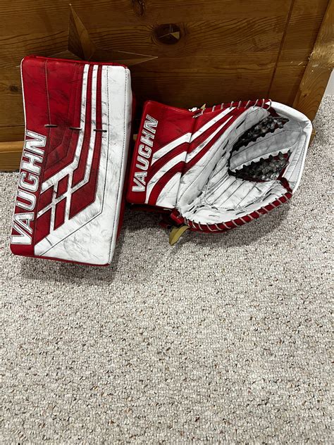 Vaughn Goalie Glove Set Regular | SidelineSwap