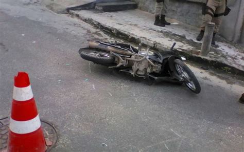 Homem Morre E Outro Fica Ferido Após Colisão Entre Duas Motocicletas Em