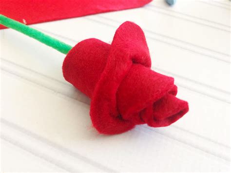 How To Make Easy Felt Roses