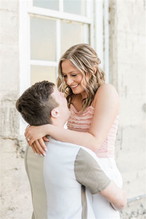 Elegant Swan Falls Engagements