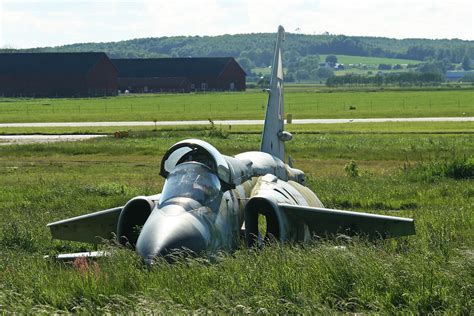 Saab Ja37 Viggen 37420 20 Engineless And Laying In Th Flickr