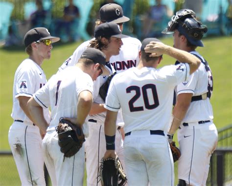 2018 NCAA Baseball Tournament Gallery: UConn vs Washington Huskies ...