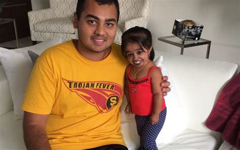 Jyoti Amge La Femme La Plus Petite Et La Plus Adorable Au Monde