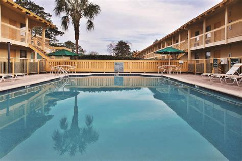 La Quinta Inn by Wyndham Savannah Midtown | Savannah, GA Hotels