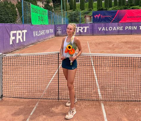 Andreea Ro Ca Tenismena De La Sportsin Arad A C Tigat Turneul Itf De