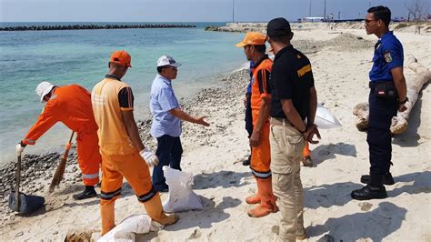 Tumpahan Minyak Di Lautan Kepulauan Seribu Sampai Ke Darat News