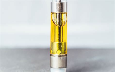 Vape Pen Lung Disease: Vitamin E Oil Explained | Leafly