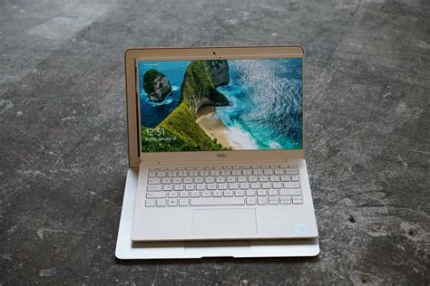 Dell XPS 13 9380 review: The best little laptop fixes its biggest ...