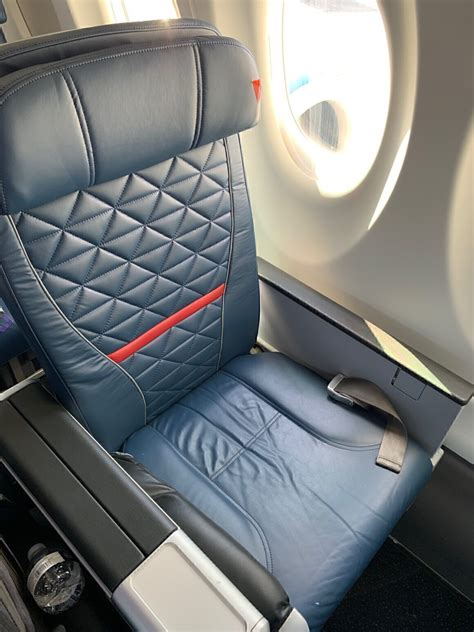 Flight Review First Class On Delta Air Lines Airbus A220 100 Iata News