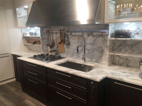 Decorating with Carrara Marble: What You Should Know And Why