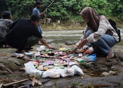 Mengenal Mikroplastik Si Kecil Berbahaya Yang Akhirnya Masuk Ke Tubuh