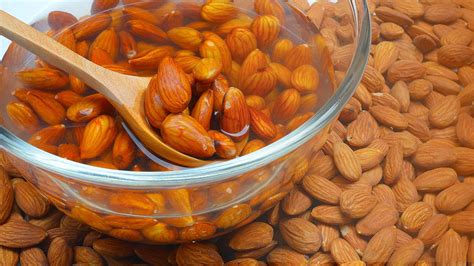 What You Need To Know About Soaked Almonds For Weight Loss