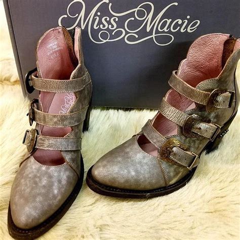 Be Still My Vintage 💗 These Beautifully Handcrafted Missmacieboots