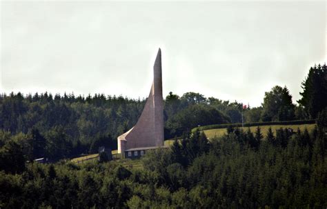 Un monument mémoriel pour les victimes de 1939 1945 en Alsace