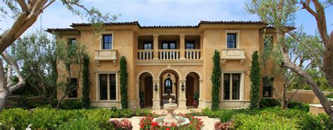 12 "Mediterranean Style" Stucco House Examples