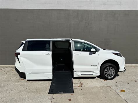 Toyota Sienna Le New Wheelchair Van