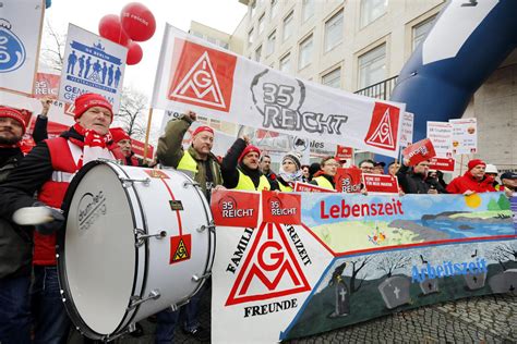 Knallharte Konfrontation Bei Tarifverhandlung In Berlin Vorschlag Der