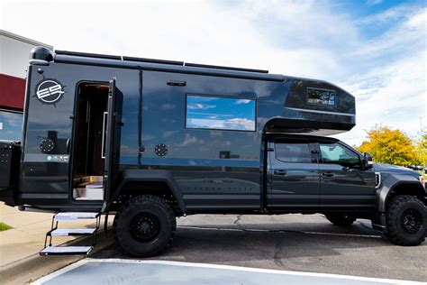 Luxury Overland Rving Earthroamer