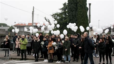 Il Commosso Addio Di Ronchi Ad Anisa Morta Allimprovviso A 18 Anni