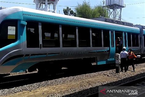 INKA Uji Coba Prototipe Trem Bertenaga Baterai ANTARA News Jawa Timur