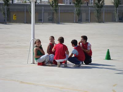 E F EN LA ESCUELA AGUSTINA DE ARAGÓN ROBAR PIEDRAS Y POLIS Y CACOS III