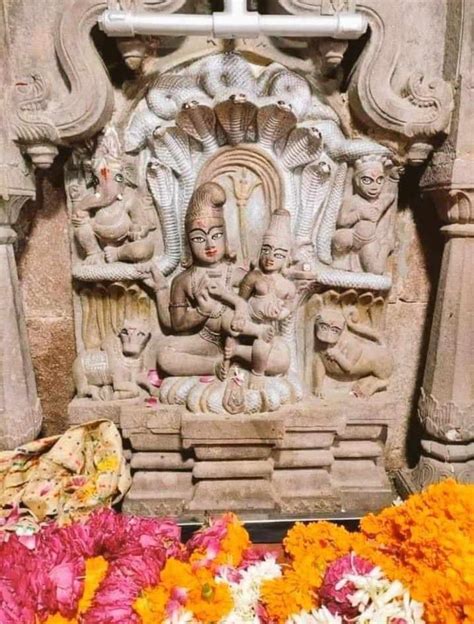 मध्यप्रदेश का एक ऐसा मंदिर जहां साल में एक बार आधी रात को खुलते कपाट जाने इसके पीछे की रोचक