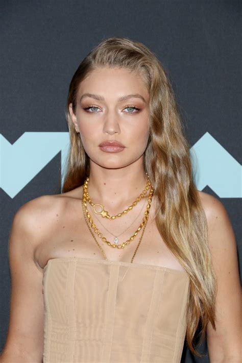 Gigi Hadids Gold Makeup Look Gigi Hadids Best Beauty Looks