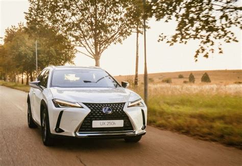 Review Lexus Ux 250h Ex Life