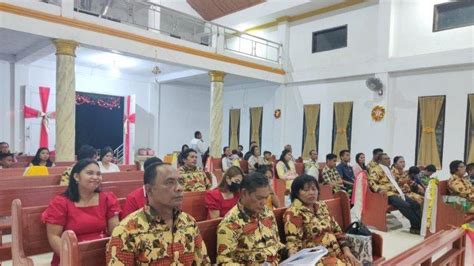 Gereja Germita El Yaqim Porodisa Manado Sulawesi Utara Gelar Ibadah