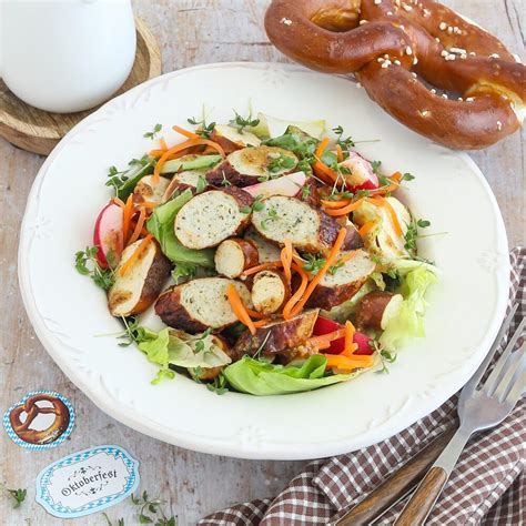 Brezel Salat mit Geflügelbratwurst We love Geflügel